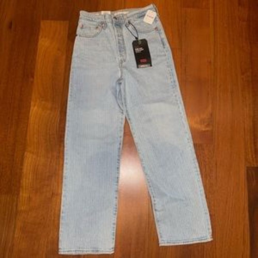 Levi's Ribcage high rise straight leg ankle jean in railroad stripe size 28